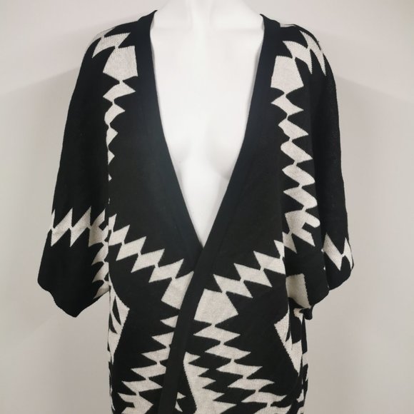 Dynamite Black and White Zigzag Cardigan - Picture 2 of 5
